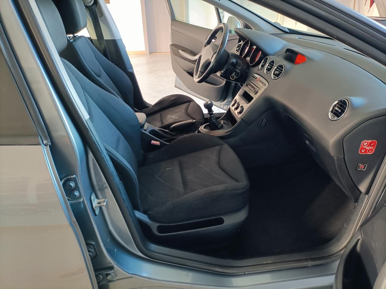 Peugeot 308 1.6 8V HDi 112CV SW Premium 02/2011