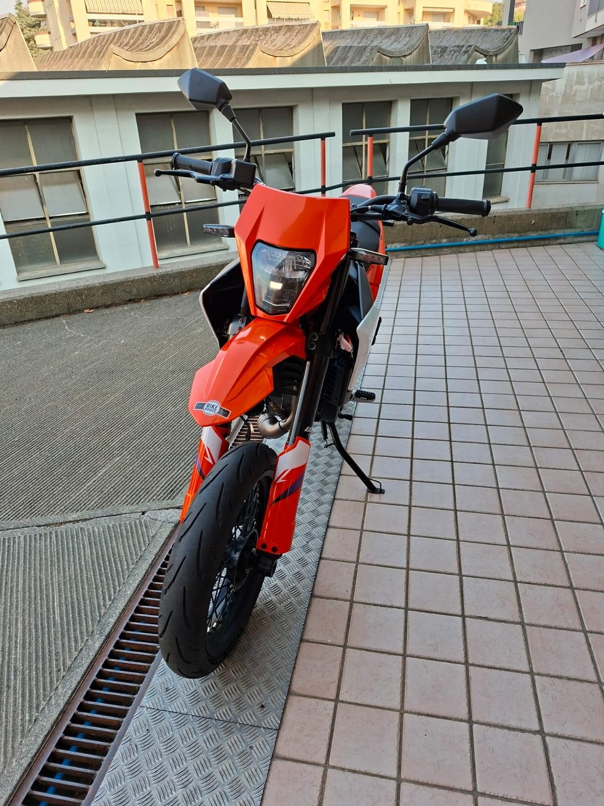 Ktm 390 SMC R