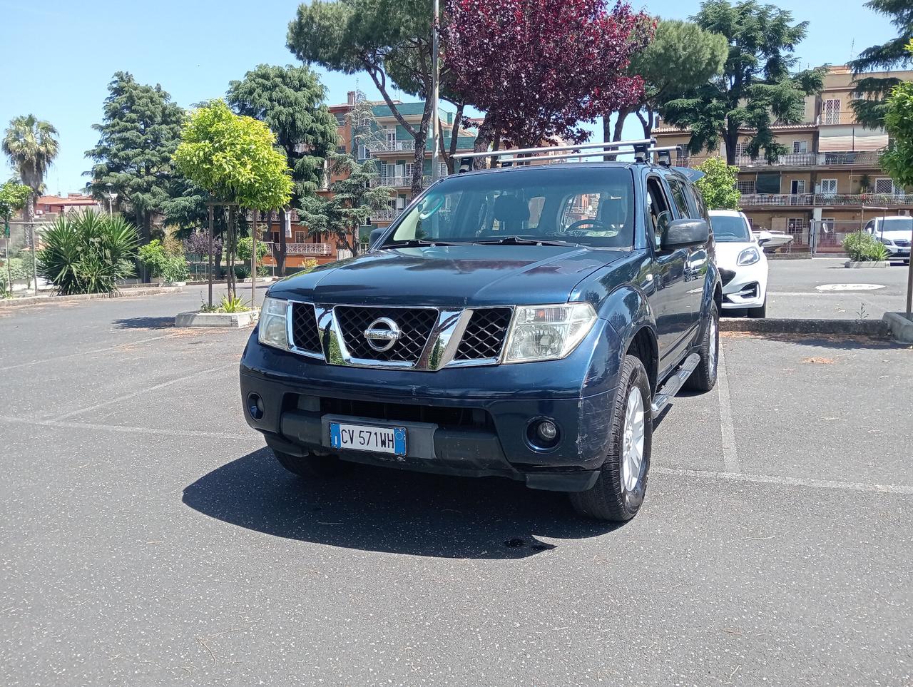 Nissan Pathfinder 2.5 dCi SE