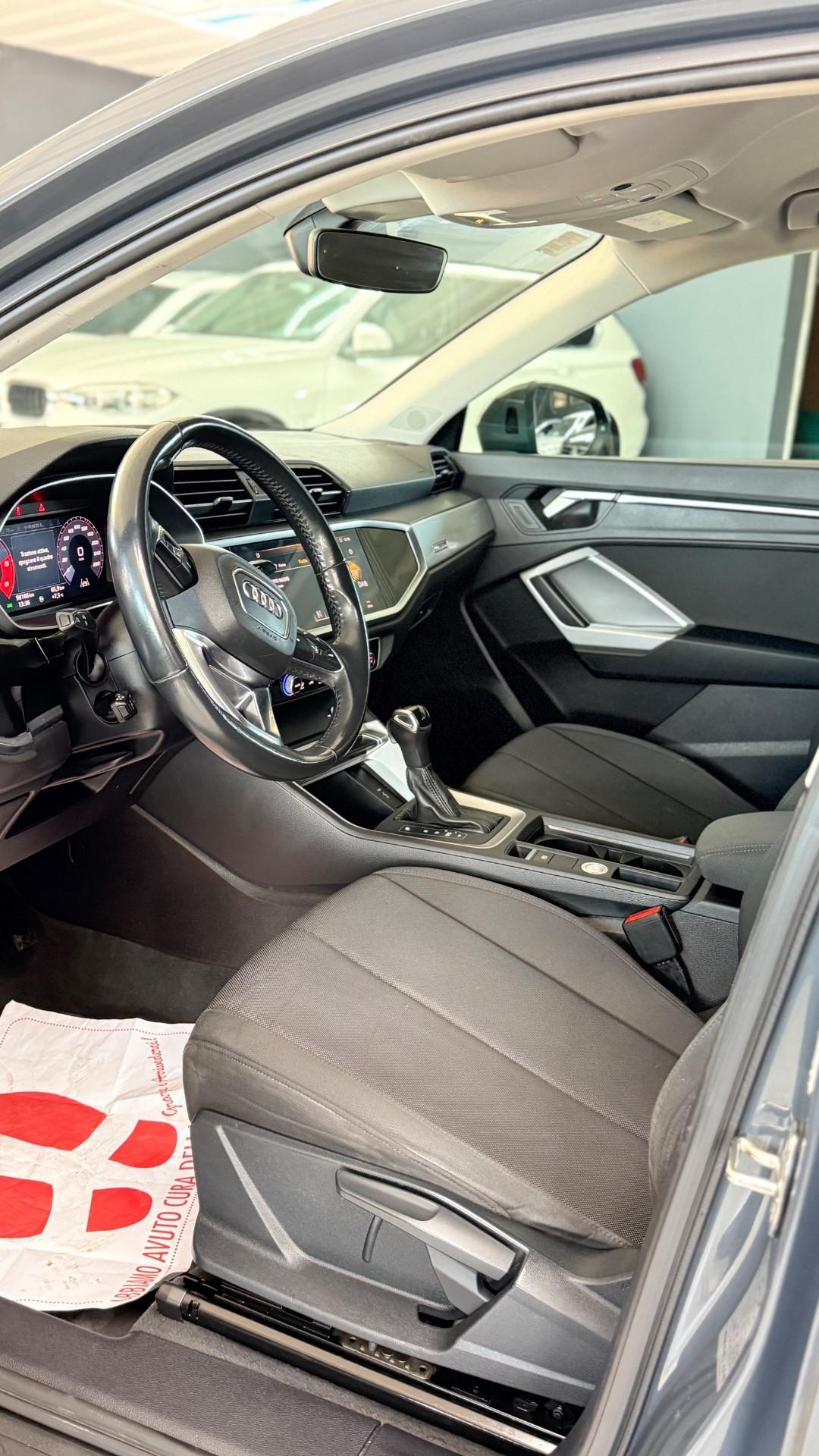 Audi Q3 35 TDI quattro Business Advanced