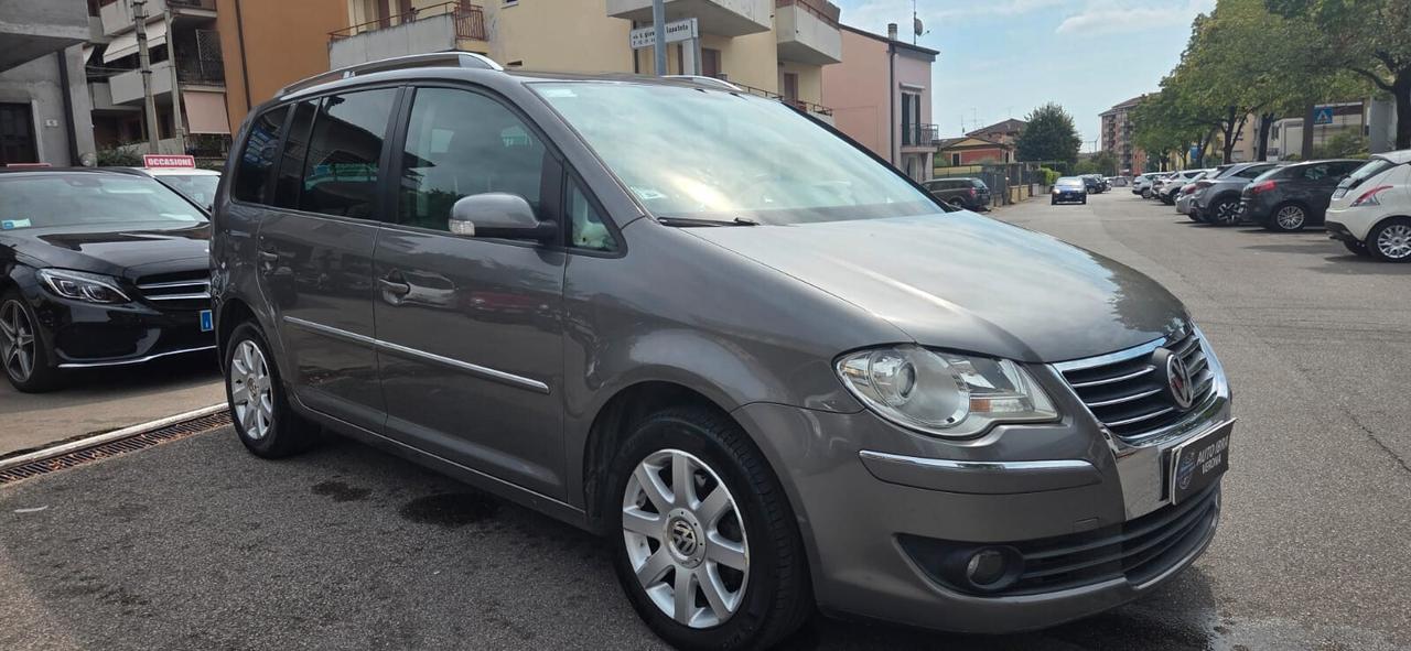 Volkswagen Touran 2.0 16V TDI Highline