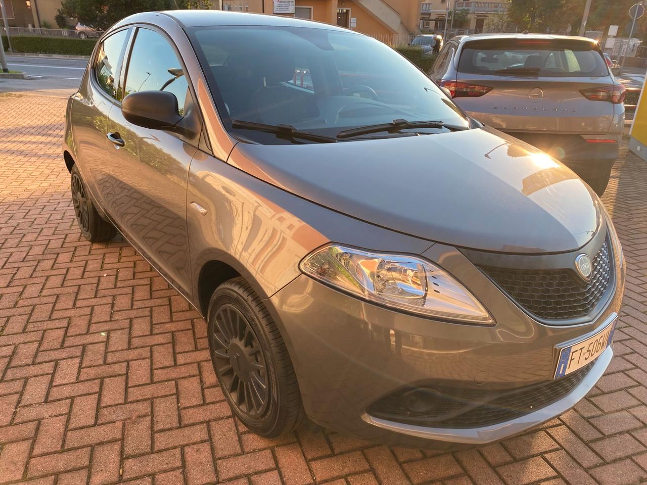 Lancia Ypsilon 1.2 69 CV 5 porte GPL Ecochic Elefantino Blu