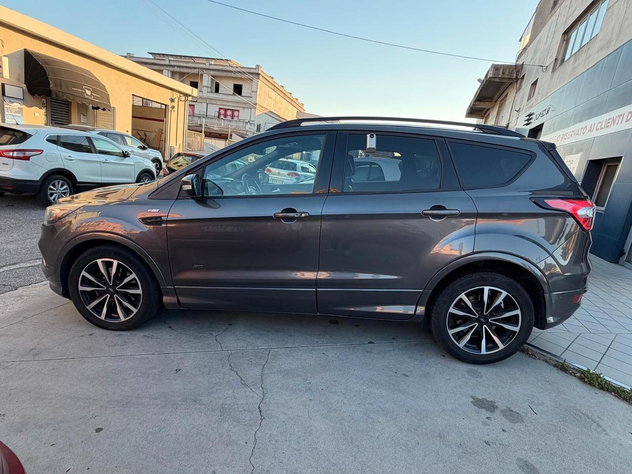 Ford Kuga 2.0 TDCI 150 CV S&S 4WD Powershift ST-Line