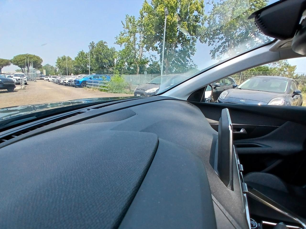 Peugeot 3008 BlueHDi 130 S&S EAT8 Business