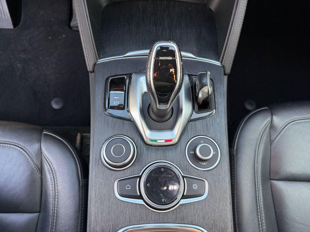 ALFA ROMEO - Stelvio van- 2.2 T.diesel 160CV AT8 RWD Super