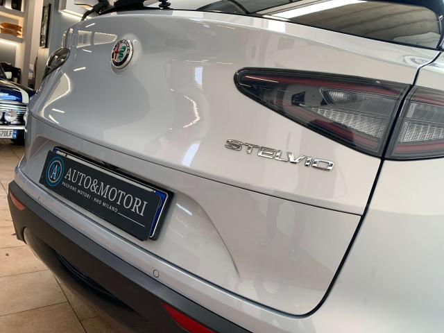Alfa Romeo Stelvio Stelvio 2023 2.0 t Sprint Q4 280cv auto