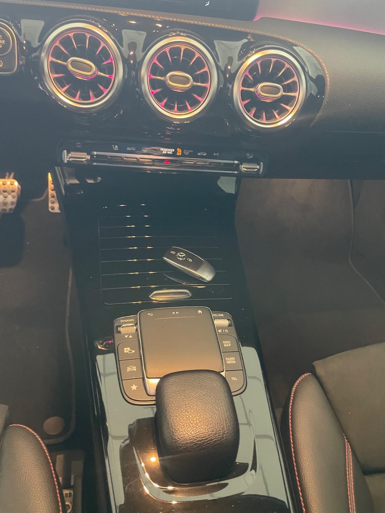 Mercedes-benz CLA 200 Automatic Shooting Brake Sport AMG - Nessun vincolo -