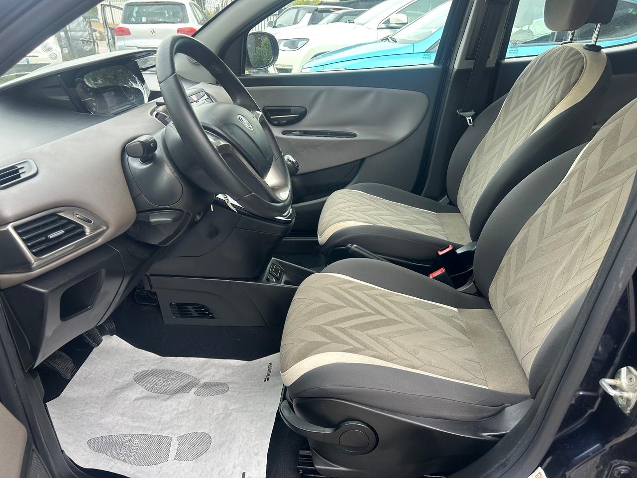 Lancia Ypsilon 1.2 5P *95000KM* NAVI Opening Edition