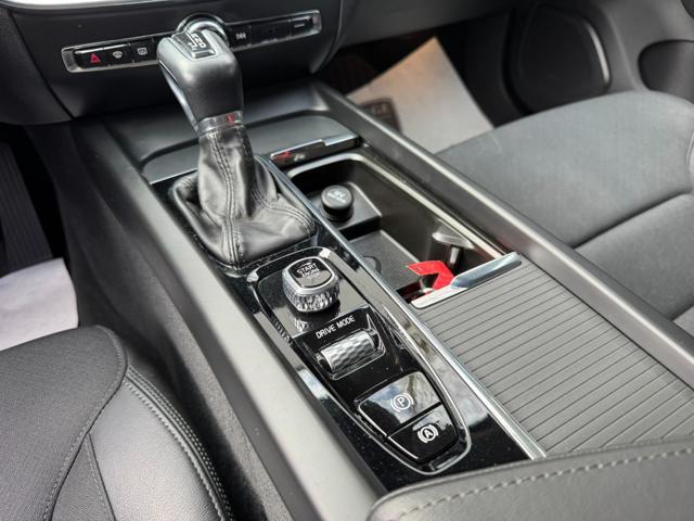 VOLVO V60 Cross Country D4 AWD Geartronic Business Plus