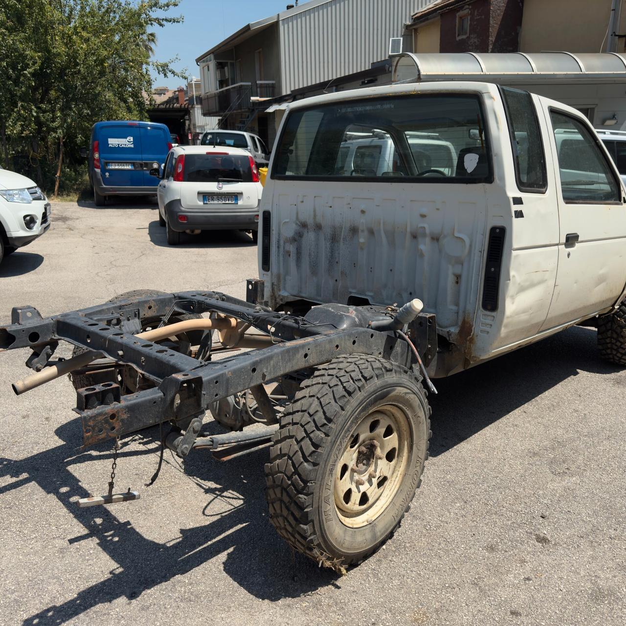 Nissan Pick Up king kab 2500 autocarro