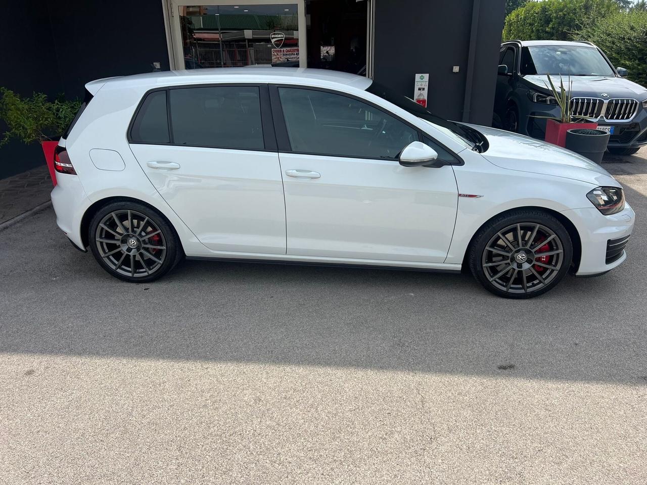 Volkswagen Golf GTI Golf GTI Performance 2.0 TSI 5p. BlueMotion Technology