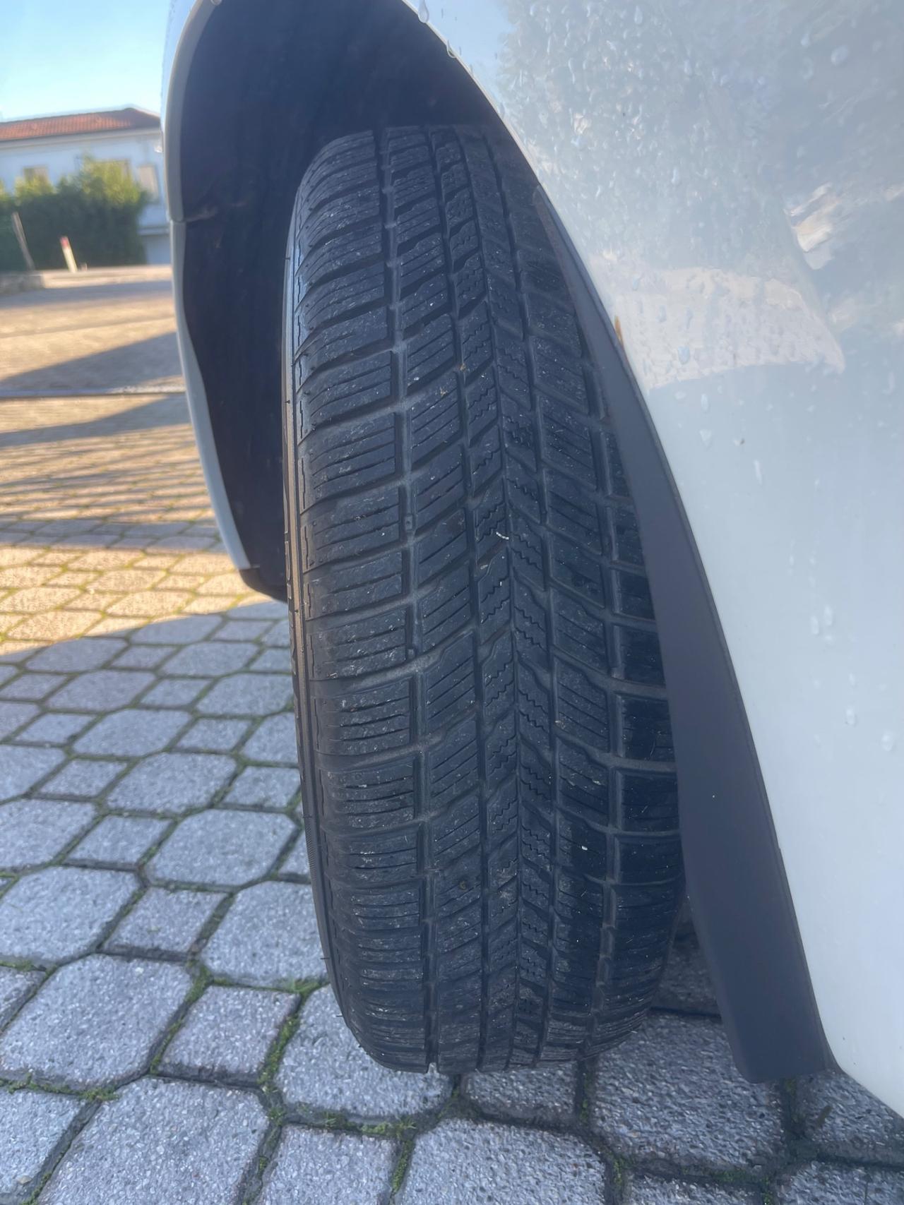 Renault Clio 1.2 75CV GPL 5 porte Costume National