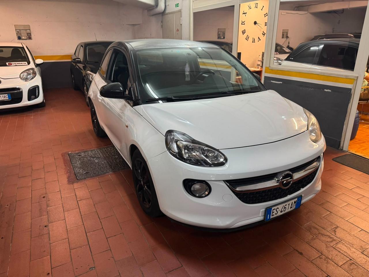 Opel Adam 1.2 70 CV White-Black