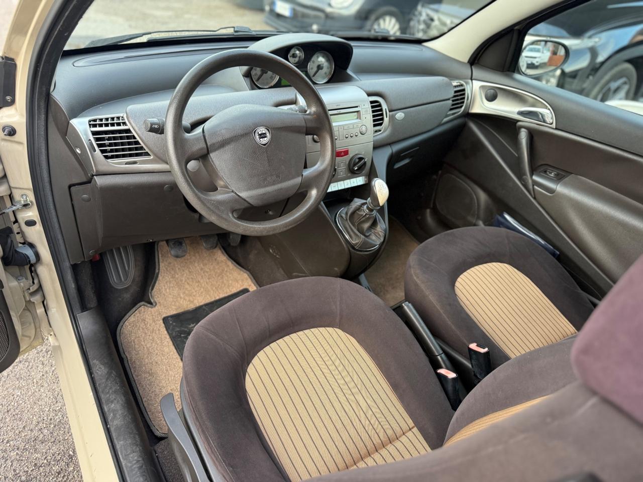 Lancia Ypsilon 1.4 16V Oro Giallo Perfetta