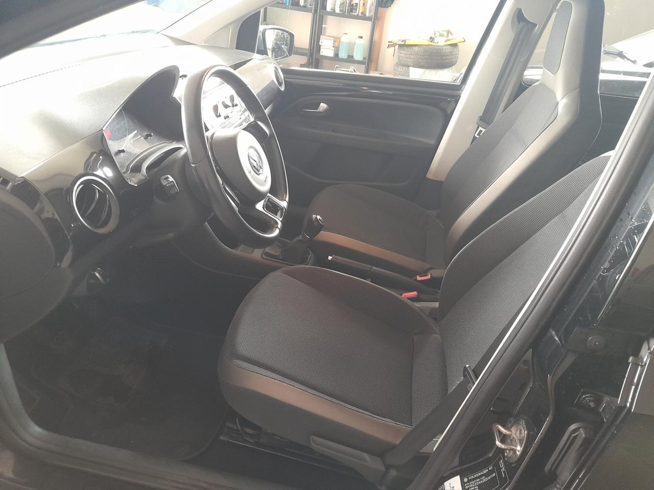 Volkswagen up! 1.0 75 CV 5p. high