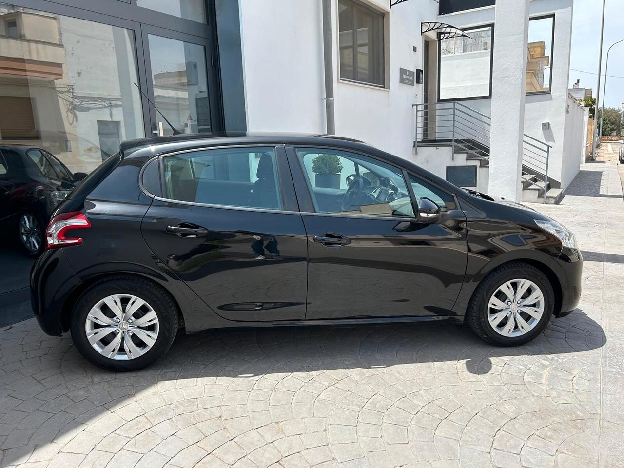 Peugeot 208 1.4 HDi 50 Kw ACTIVE - 2015