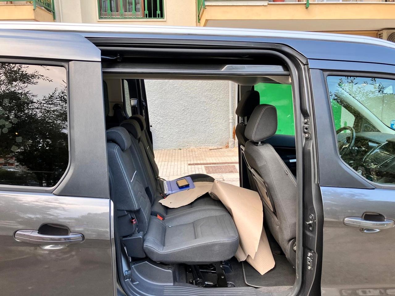 Ford Tourneo Connect7 1.5 TDCi 120cv aut Titanium