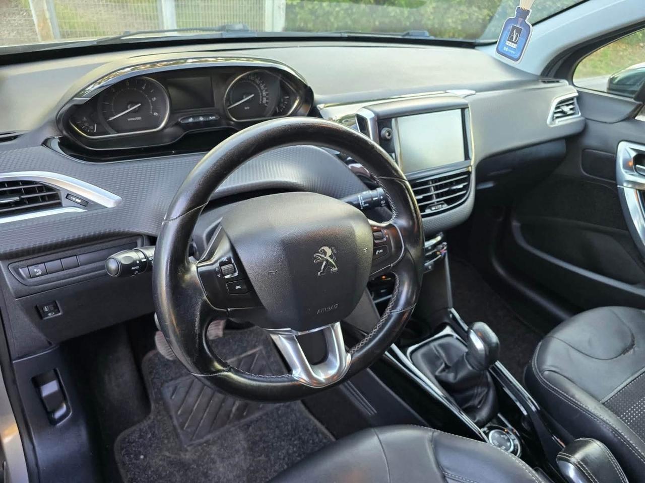 Peugeot 2008 BlueHDi 100 Black Matt