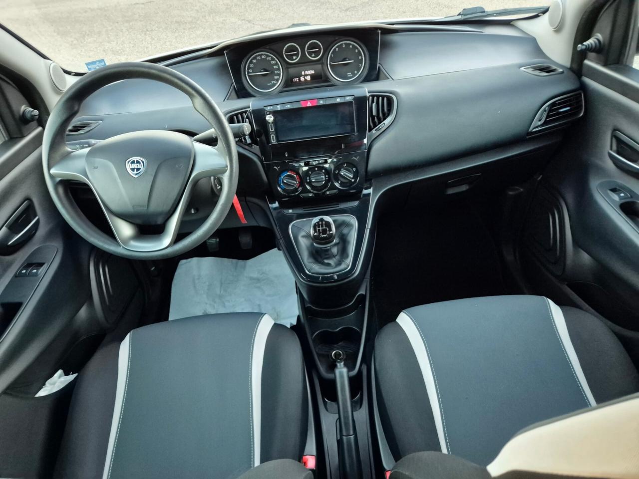 Lancia Ypsilon 1.2 69 CV 5 porte Elefantino