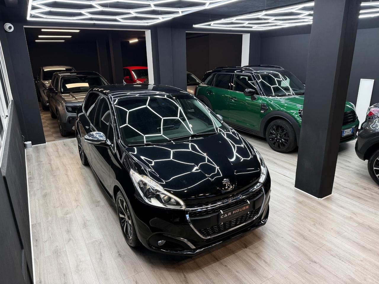 Peugeot 208 1.2 82CV puretech Allure OK NEOPATENTATI