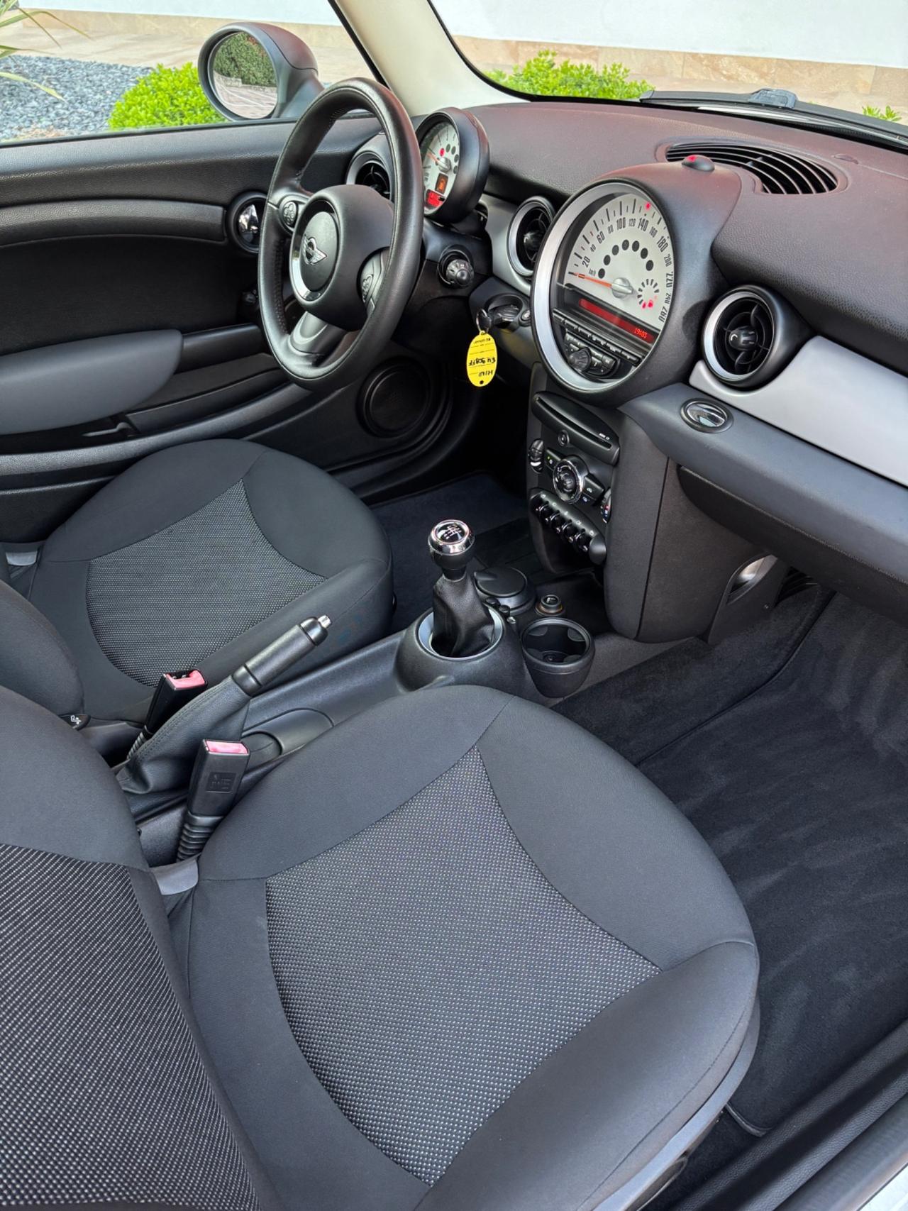 Mini 1.6 16V One (55kW)
