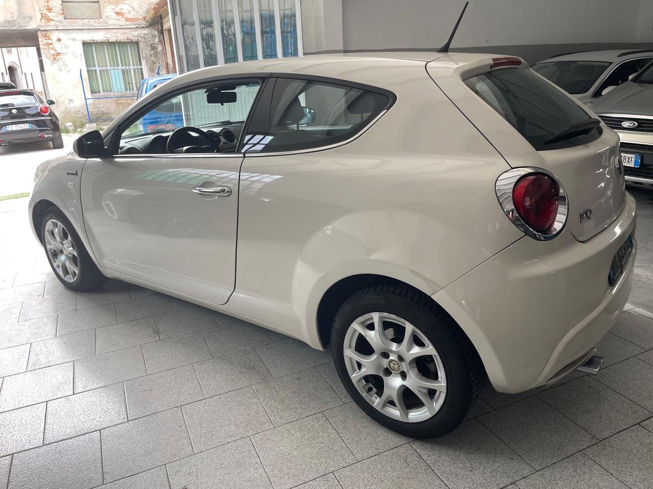 Alfa Romeo MiTo 1.3 JTDm 16V 90 CV Distinctive Sport Pack