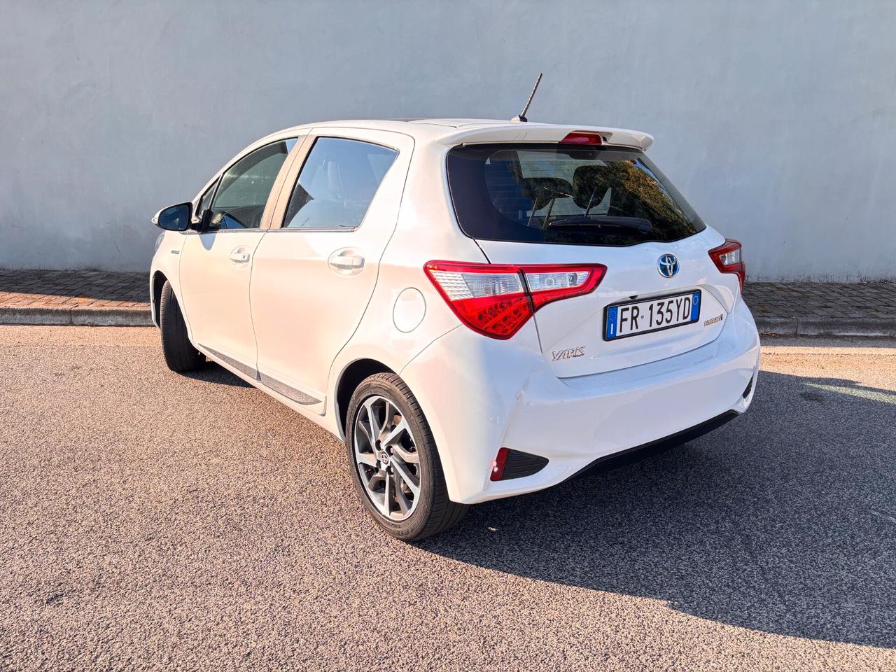 Toyota Yaris 1.5 Hybrid Blue Edition