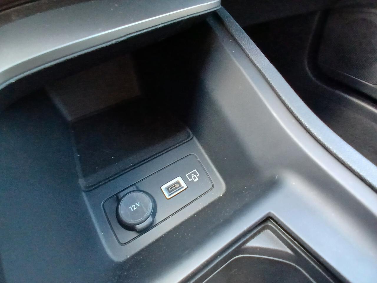 Peugeot 408 Hybrid 136 e-DCS6 Allure