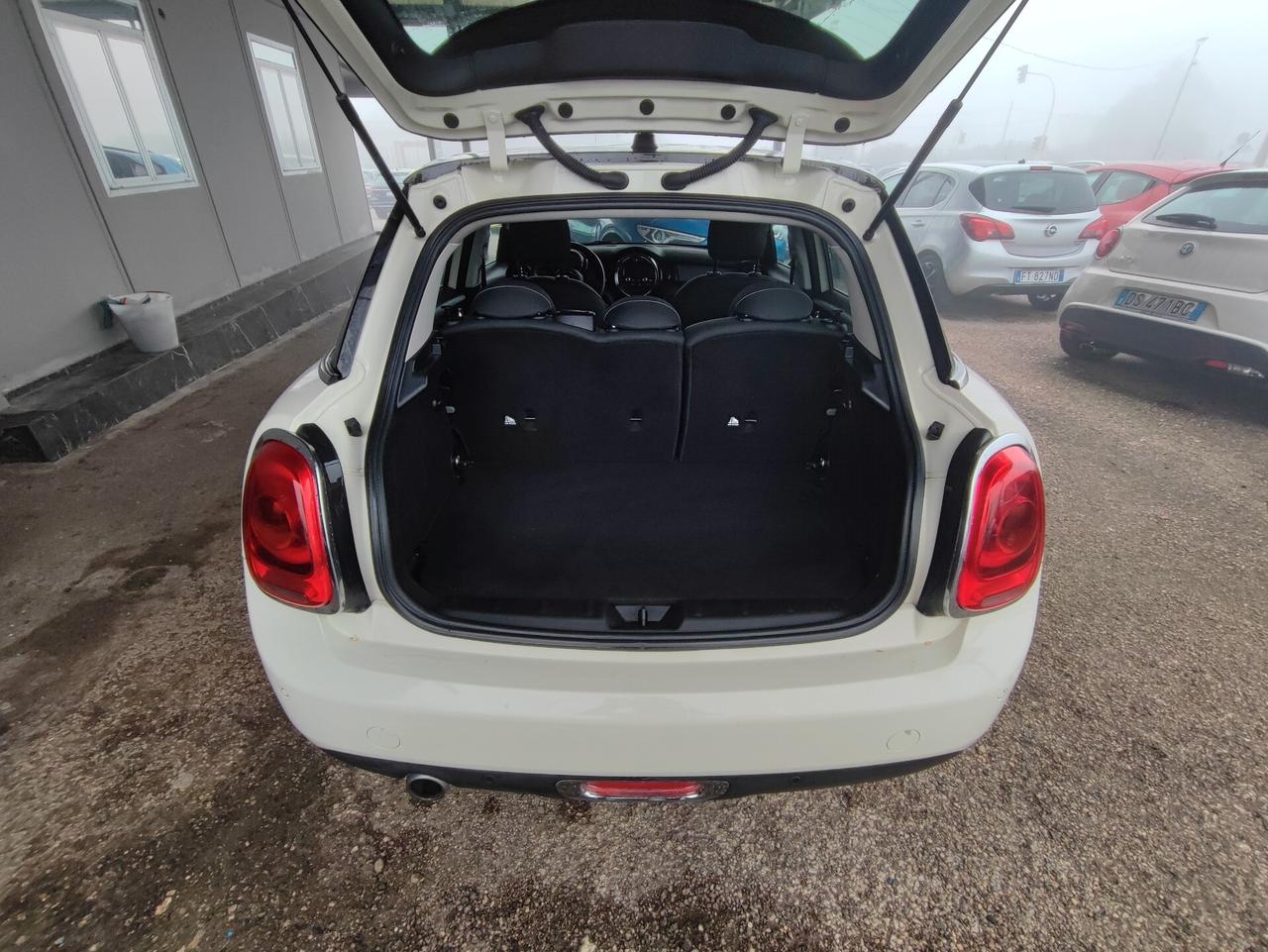 Mini 1.5 Cooper D Business XL 5 porte