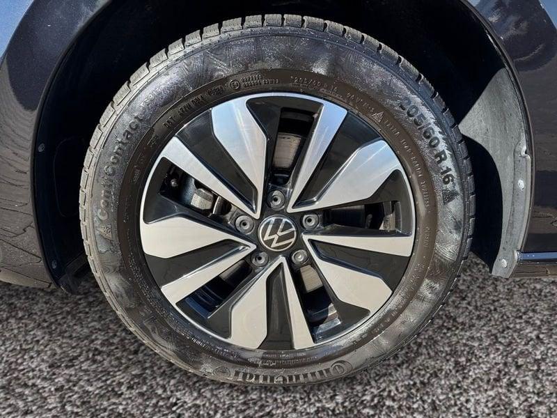 Volkswagen Touran 1.5 TSI EVO GOAL DSG ACC Cockpit App Connect LED
