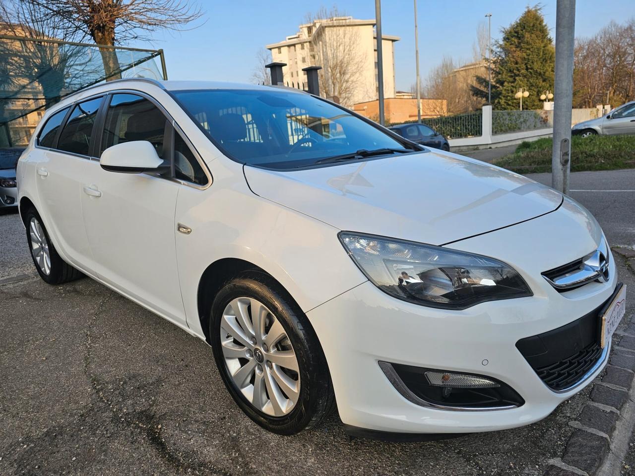 Opel Astra 1.6 CDTI 136cv Sports Tourer Cosmo*Pelle*Navi*Euro6