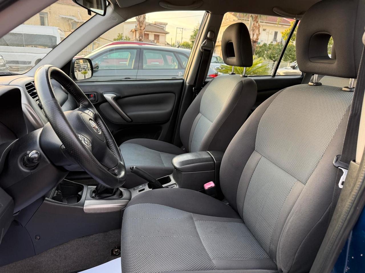 Toyota RAV 4 2.0 Tdi D-4D cat 5 porte Sol
