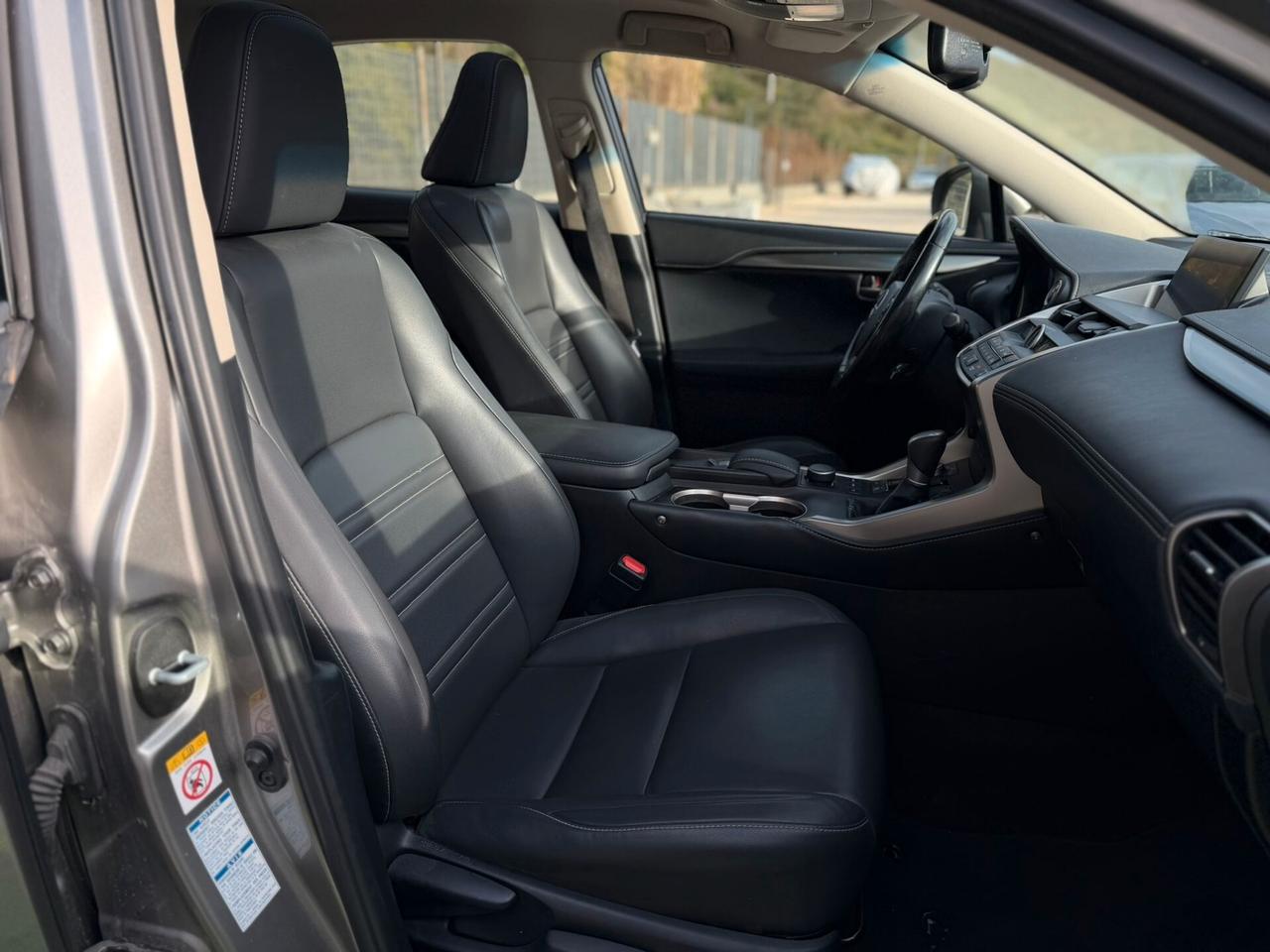 Lexus NX 300h Hybrid 4WD Executive