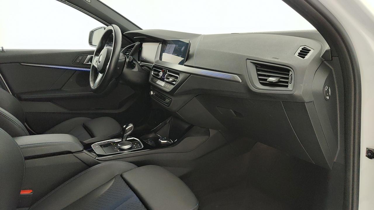 BMW Serie 1 F40 - 118d Msport auto