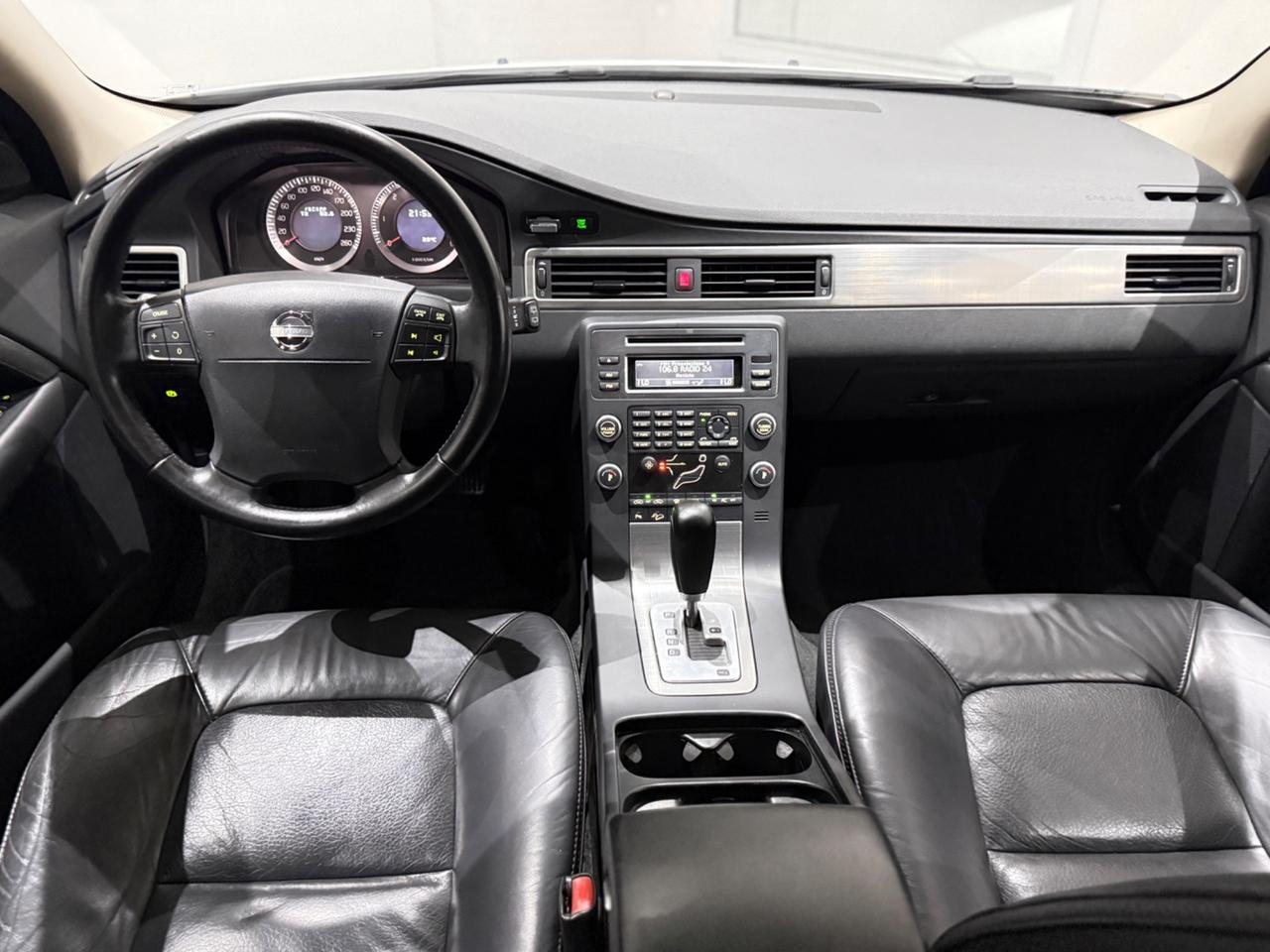 Volvo XC 70 D5 AWD 4x4 Gancio Traino Gommata