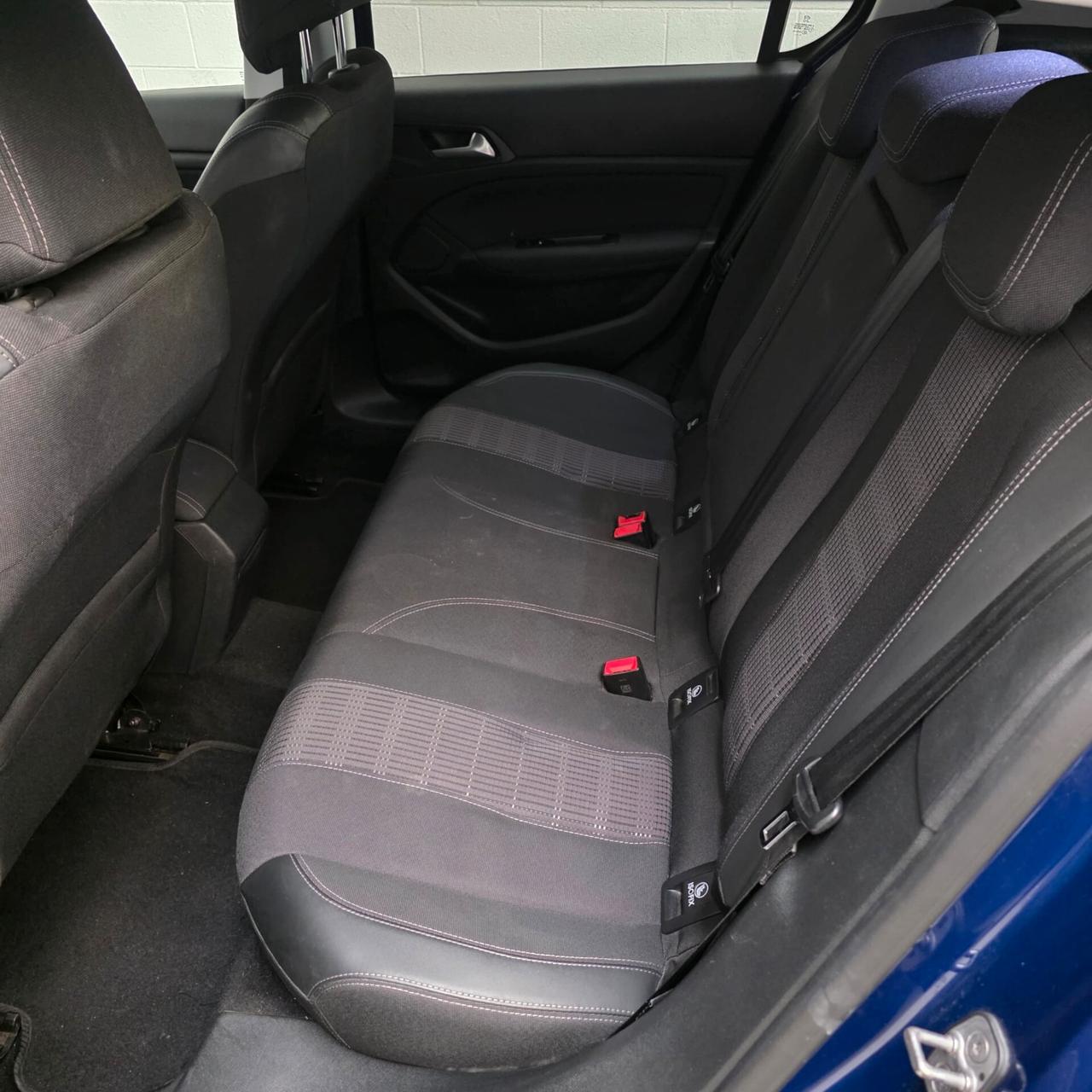 Peugeot 308 1.2 BENZINA SW Allure AUTOMATICA