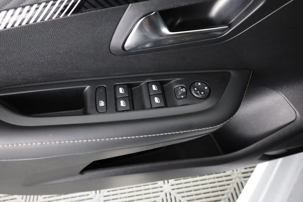 PEUGEOT 208 2ª serie 208 PureTech 100 Stop&Start 5 porte Allure