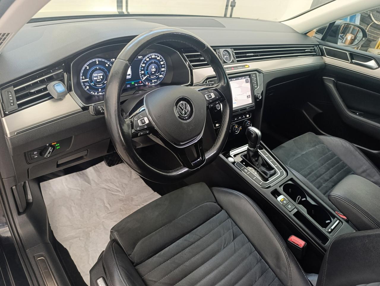 Volkswagen Passat Variant 8 2.0 TDI 150cv DSG Executive