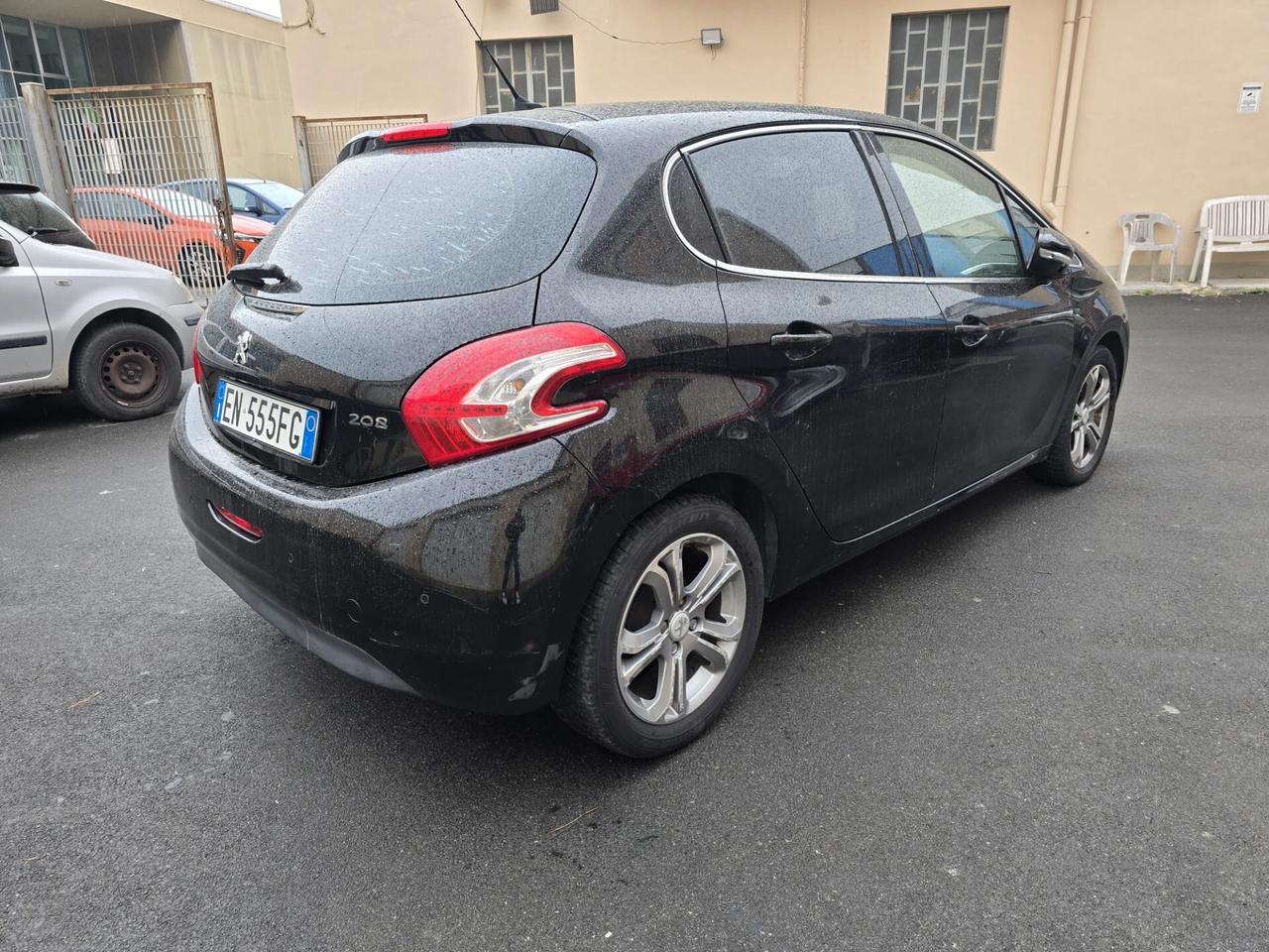 Peugeot 208 1.4 HDi 68 CV 5 porte Allure
