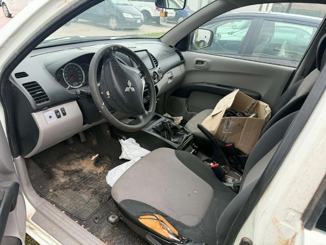 Mitsubishi L200 2.5 DI-D/136CV Club Cab Intense DPF