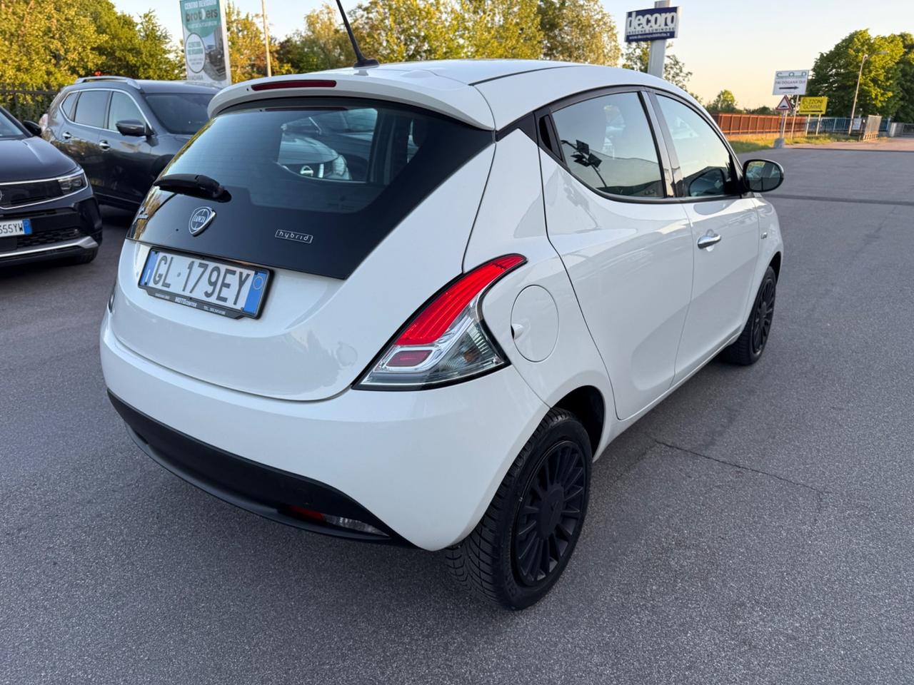 Lancia Ypsilon 1.0 69 Cv FireFly 5 porte S&S Hybrid Silver Plus