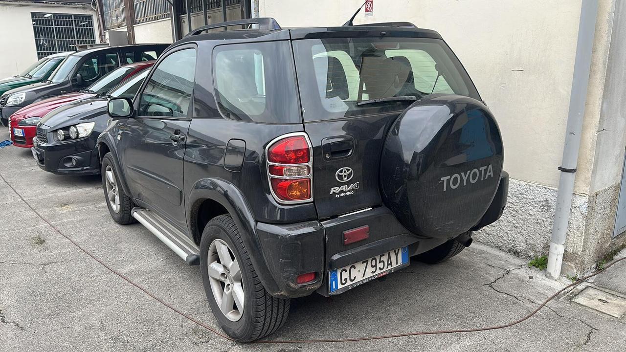 Toyota RAV 4 RAV4 2.0 Tdi D-4D cat 3 porte Sol