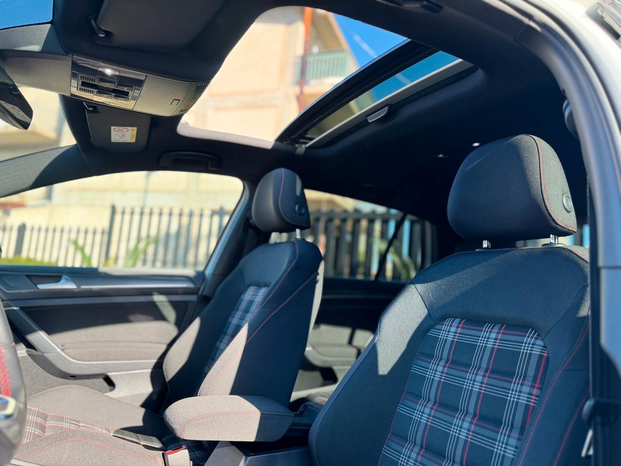 Volkswagen Golf GTI Performance 2.0 245 CV TSI DSG 5p. BMT