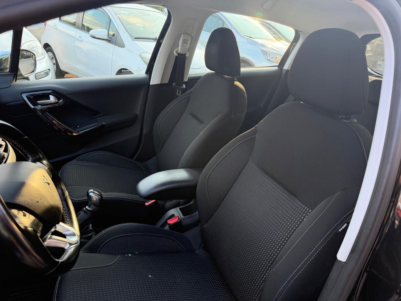 Peugeot 208 82cv 5 porte Allure Km Certificati