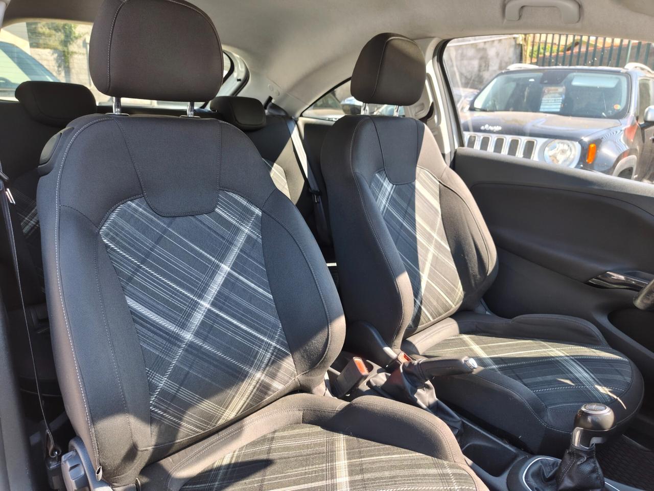 Opel Corsa 1.2 Coupé Cosmo