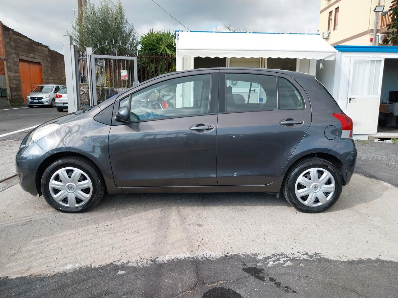 TOYOTA YARIS 1.0 BENZINA 110.000 KM UNICOPROPRIETA