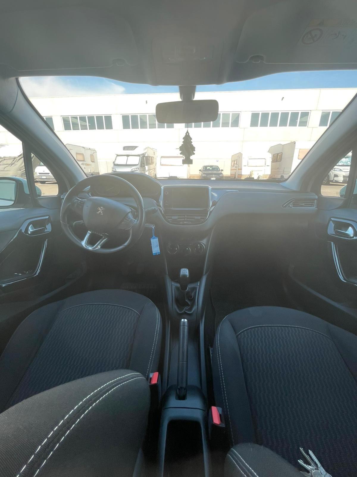 Peugeot 208 PureTech 82 5p. GPL Allure
