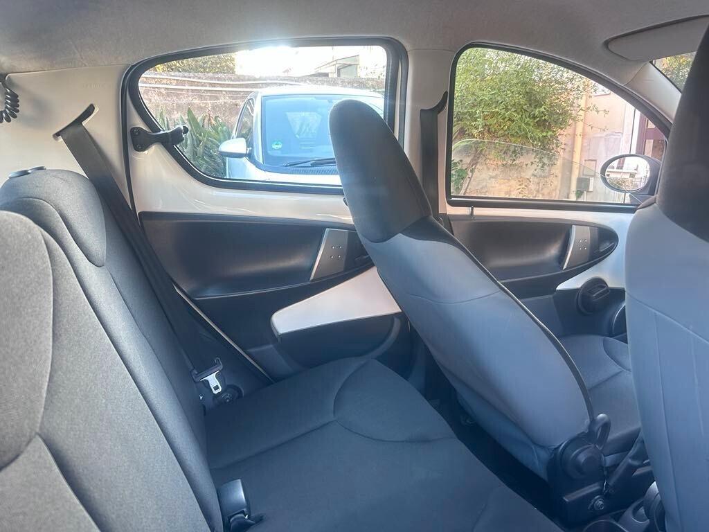 Toyota Aygo 1.0 2014 5p Lounge Connect MMT