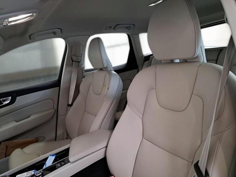 VOLVO XC60 B4 D AWD AUTOMATICO PLUS DARK SUV