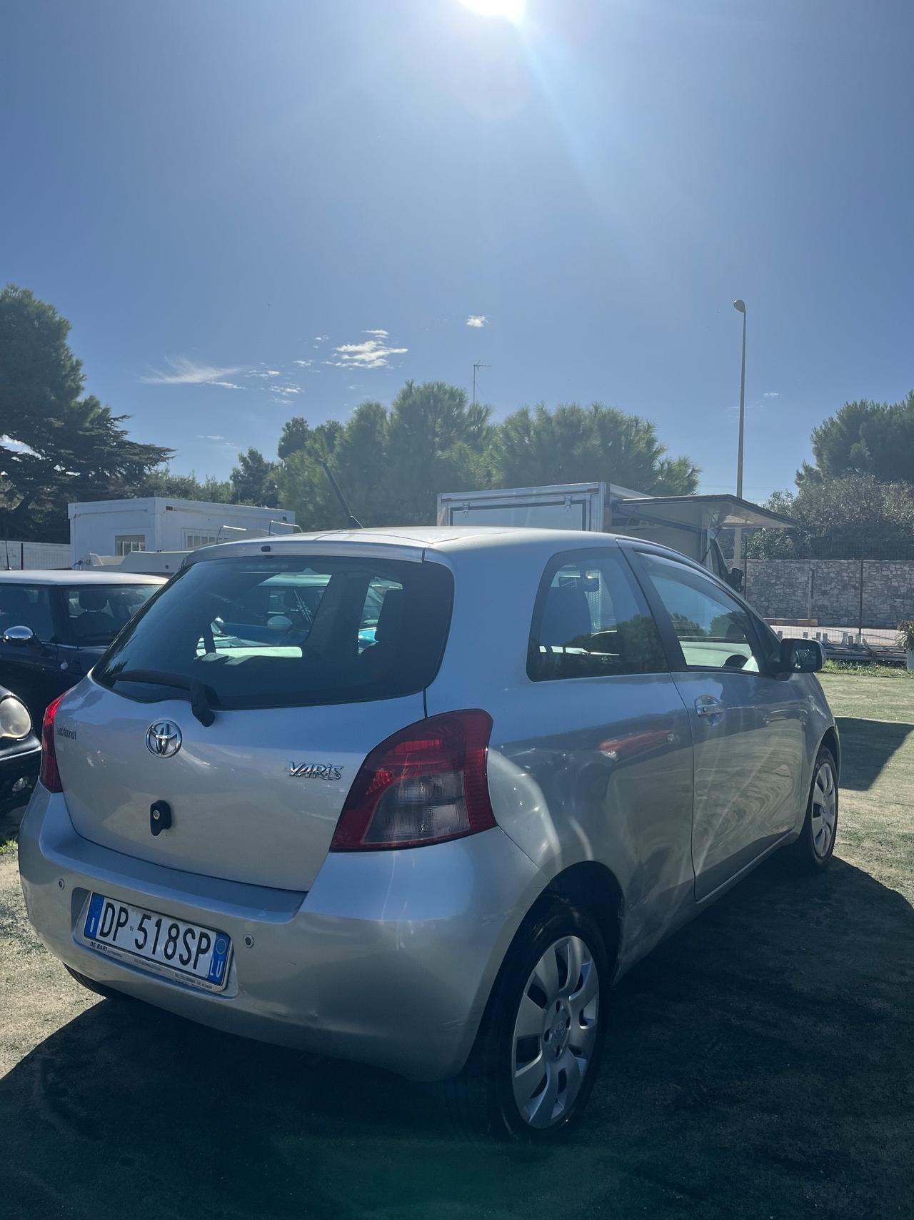 Toyota Yaris 1.0 3 porte